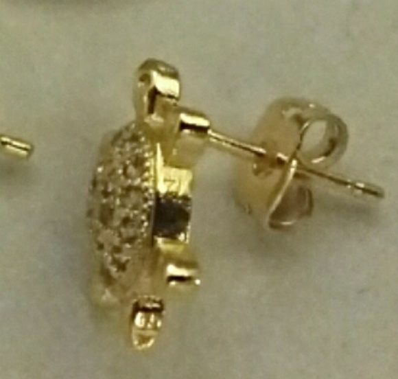 Gold Filled Turtle Stud Earrings - Picture 5 of 6